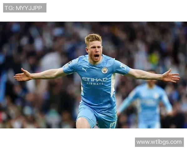 足球巨星头缠绷带奋勇拼搏展现不屈精神赢得全场掌声